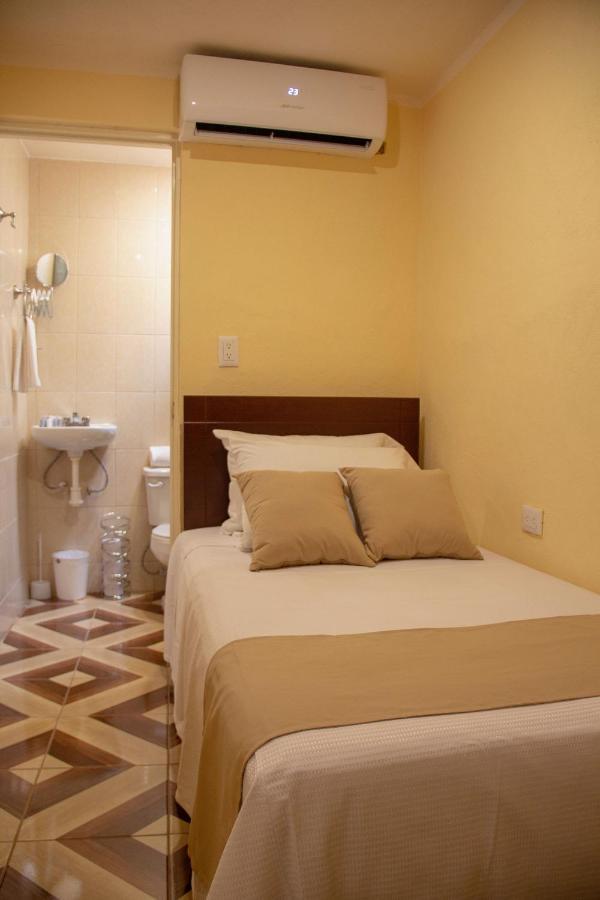 メリダ Casa 3 Torres En El Barrio Santiago, Centro.ヴィラ エクステリア 写真